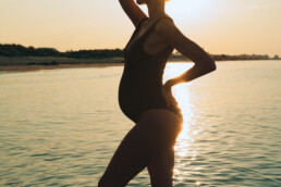 shooting grossesse nice - photo femme enceinte à contre jour